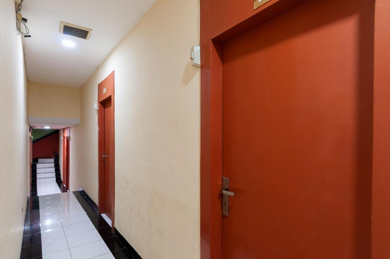 Urbanview Hotel Syariah Residence Medan By Reddoorz Exterior photo