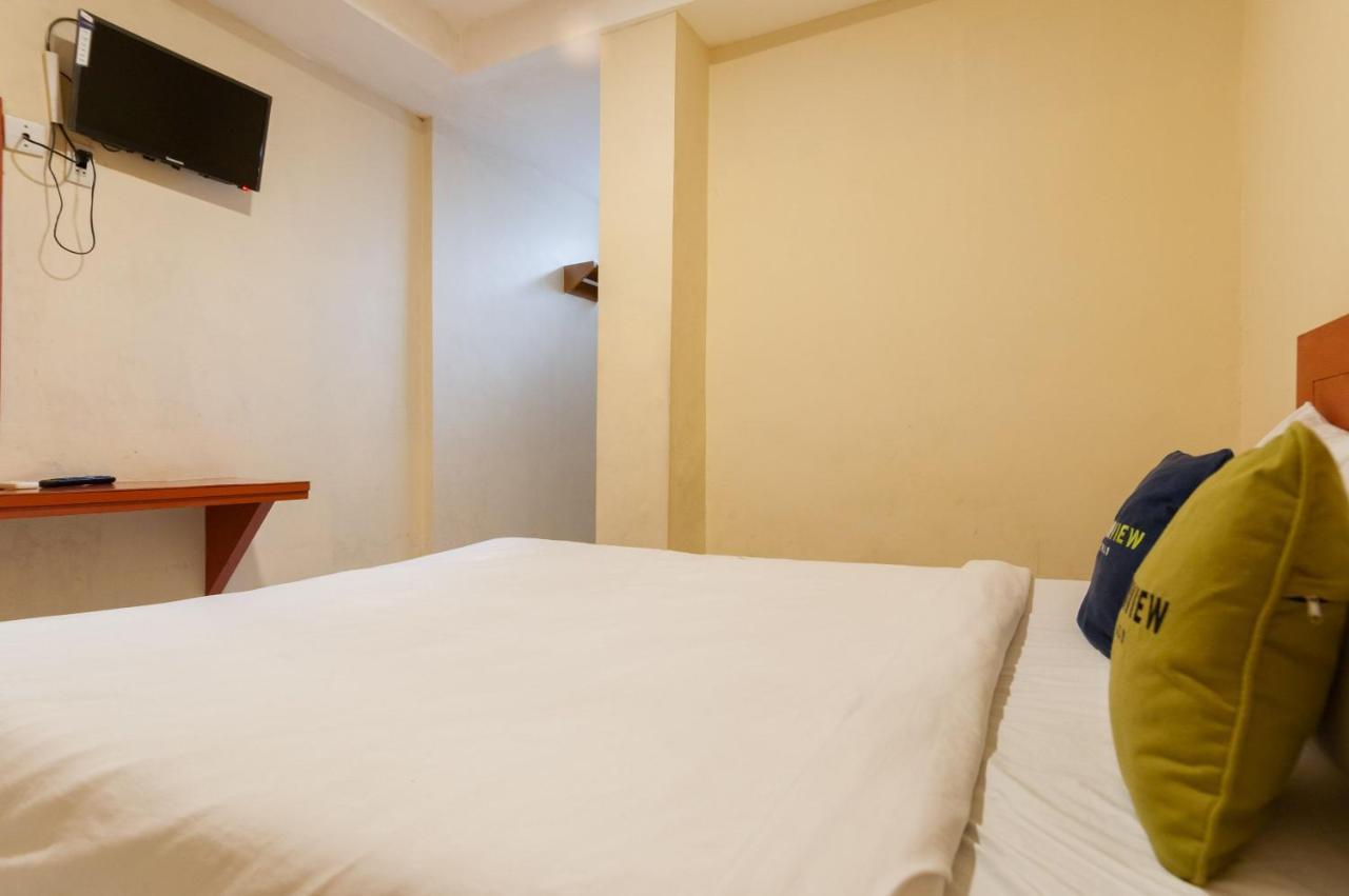 Urbanview Hotel Syariah Residence Medan By Reddoorz Exterior photo