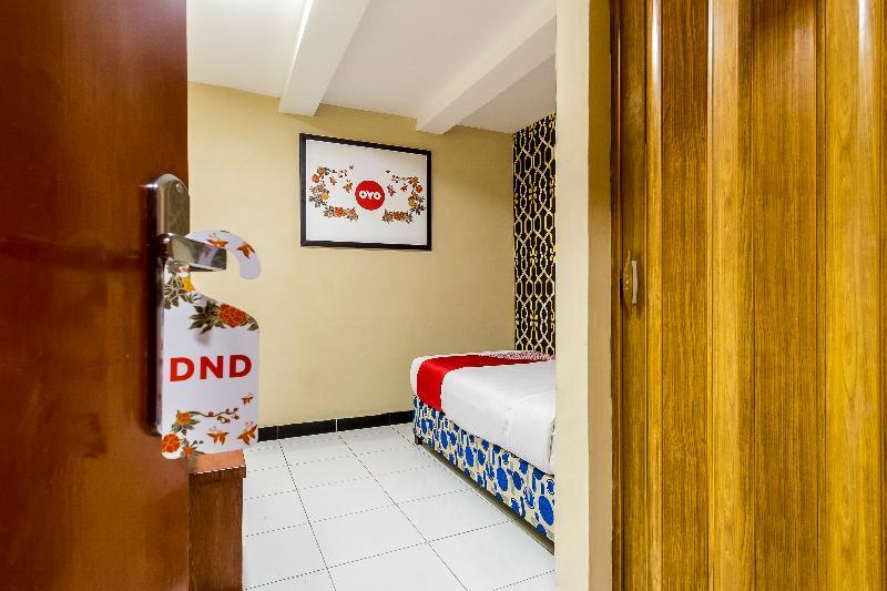 Urbanview Hotel Syariah Residence Medan By Reddoorz Exterior photo