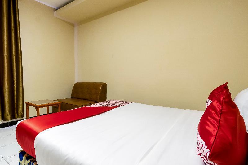 Urbanview Hotel Syariah Residence Medan By Reddoorz Exterior photo